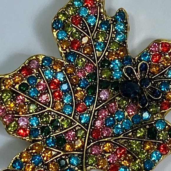 Multi Colored Maple Leaf Brooch - Picture 5 of 8